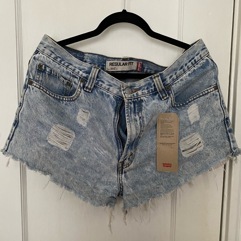 Levi’s 505 acid wash distressed short shorts size 31